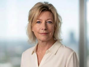 Crystal Walz headshot